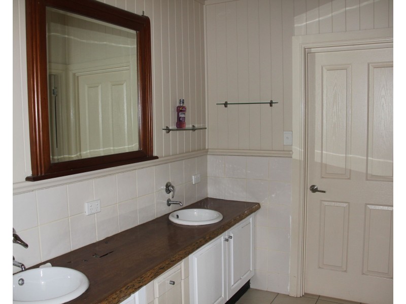 99 AM White Drive, Tenterfield NSW 2372