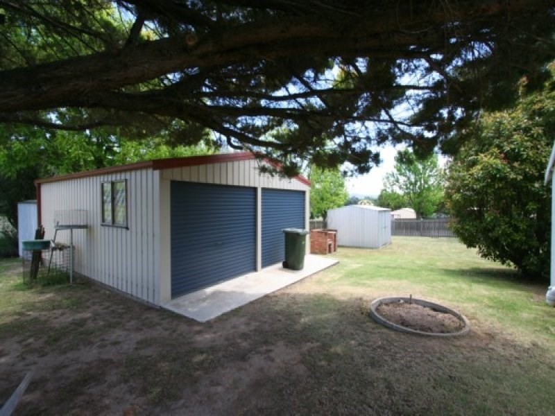 77 Cowper Street, Tenterfield NSW 2372
