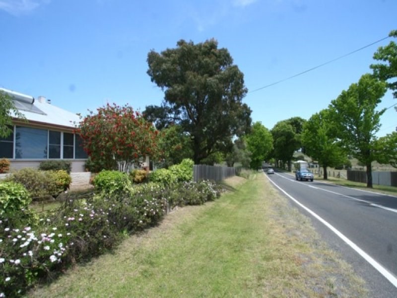 77 Cowper Street, Tenterfield NSW 2372
