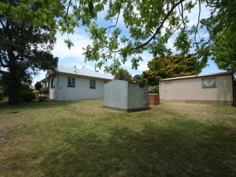77 Cowper Street, Tenterfield NSW 2372