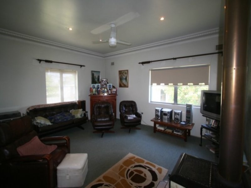 77 Cowper Street, Tenterfield NSW 2372