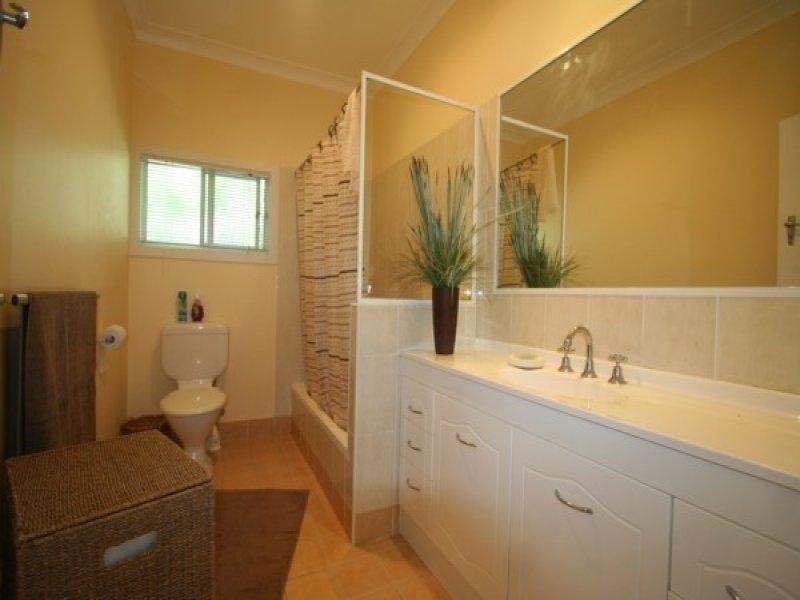 15 Margaret Street, Tenterfield NSW 2372