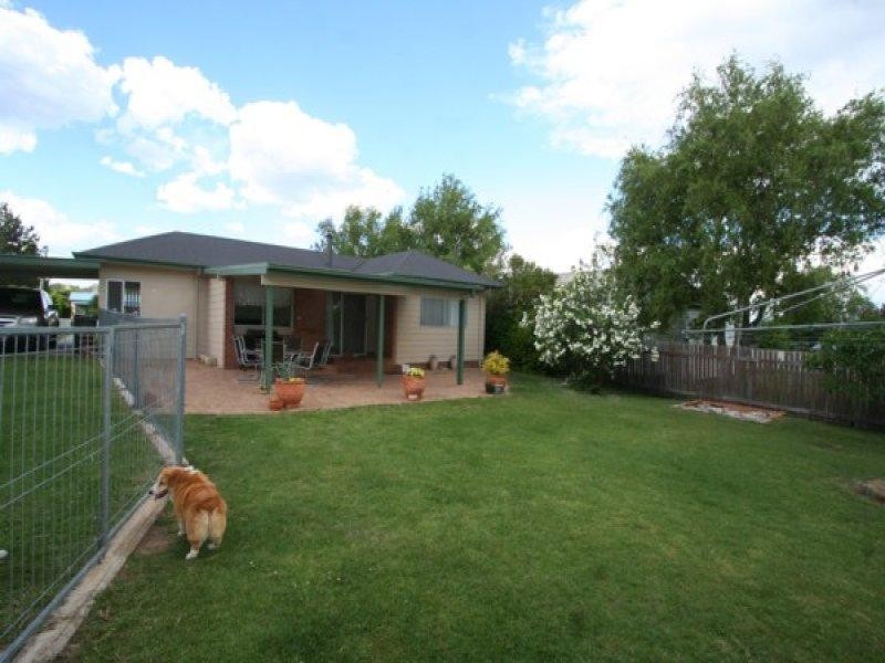 15 Margaret Street, Tenterfield NSW 2372
