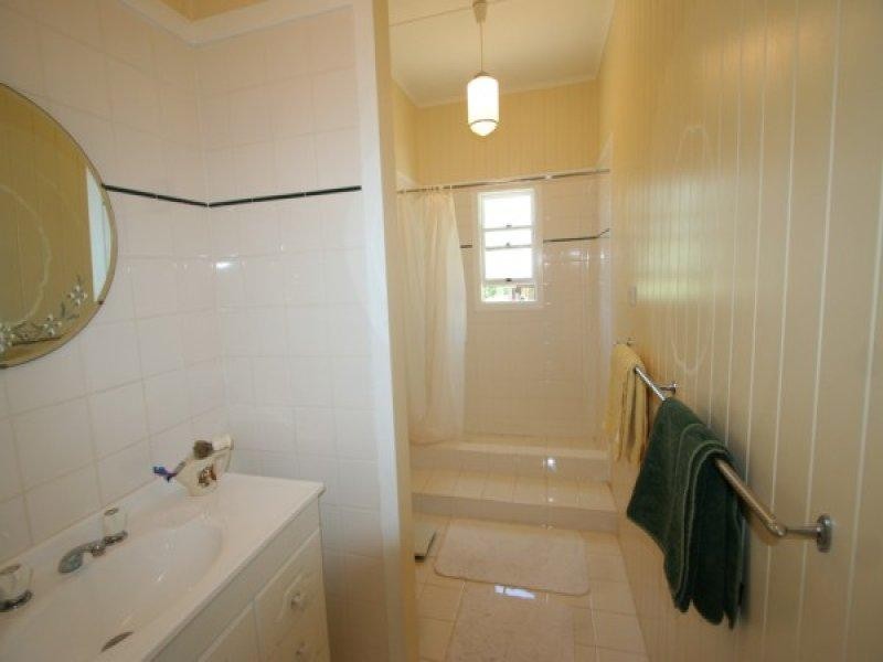 52 George Street, Tenterfield NSW 2372