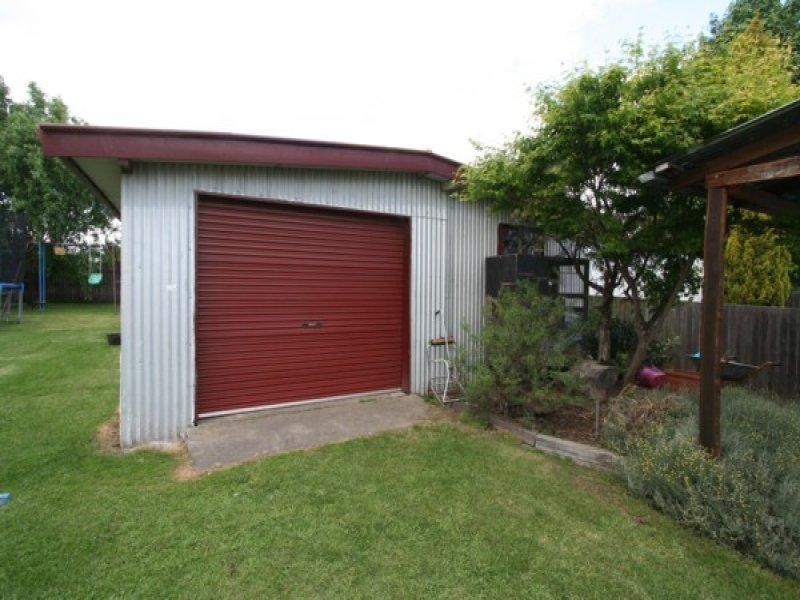 50 High Street, Tenterfield NSW 2372