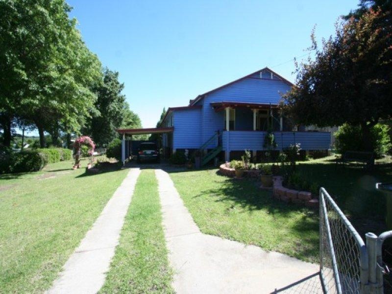 72 Martin Street, Tenterfield NSW 2372