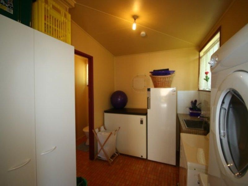 72 Martin Street, Tenterfield NSW 2372