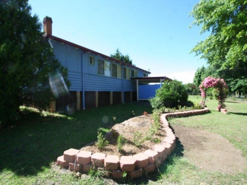 72 Martin Street, Tenterfield NSW 2372