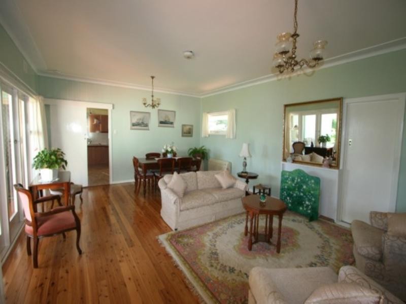 139 Miles Street, Tenterfield NSW 2372