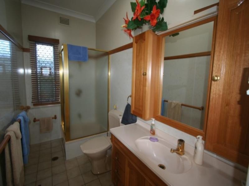 139 Miles Street, Tenterfield NSW 2372