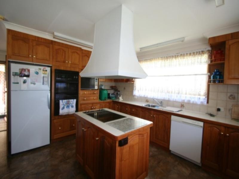 18 Wood Street, Tenterfield NSW 2372