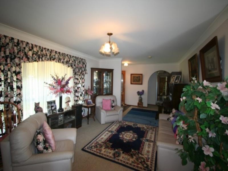 18 Wood Street, Tenterfield NSW 2372