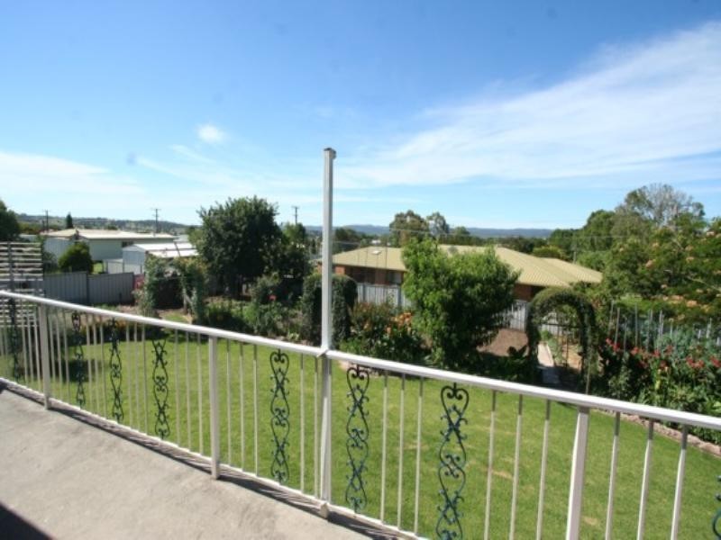 18 Wood Street, Tenterfield NSW 2372