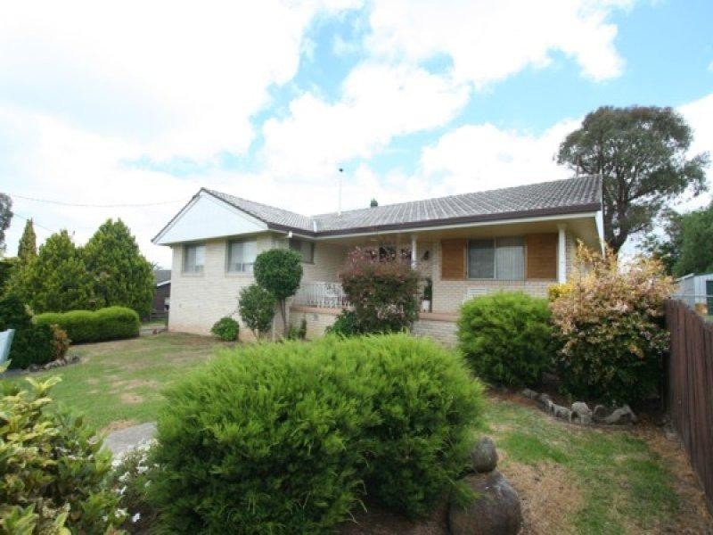 100 Martin Street, Tenterfield NSW 2372