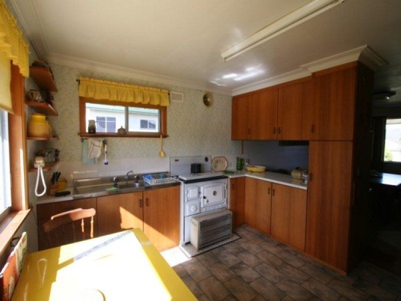 100 Martin Street, Tenterfield NSW 2372