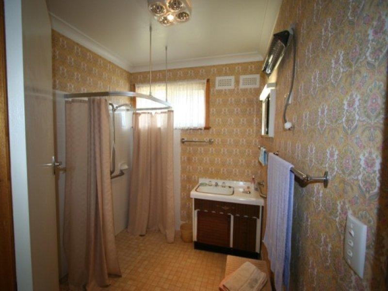 100 Martin Street, Tenterfield NSW 2372