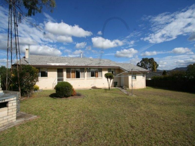 100 Martin Street, Tenterfield NSW 2372