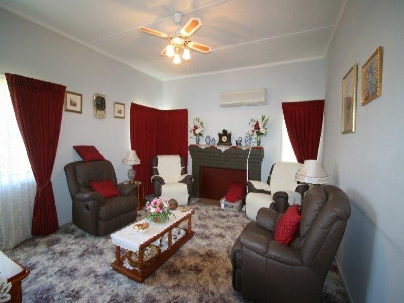132 Miles Street, Tenterfield NSW 2372
