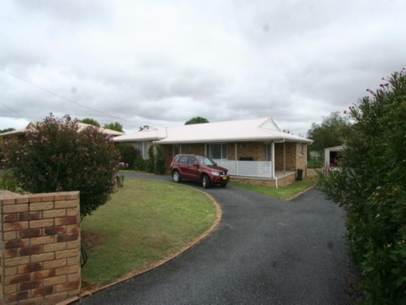 225 Bulwer Street, Tenterfield NSW 2372
