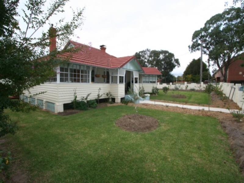 180 Manners Street, Tenterfield NSW 2372