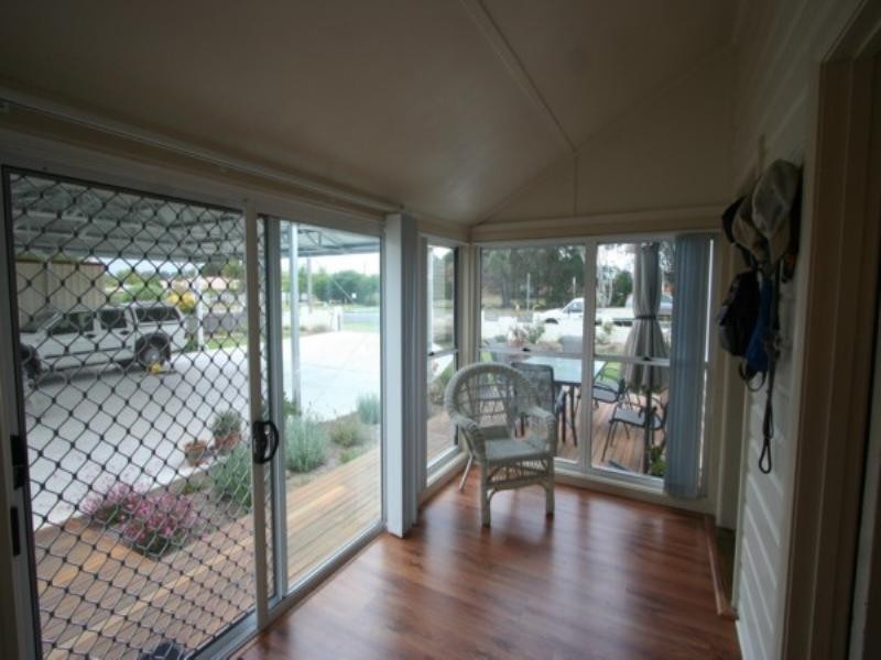 180 Manners Street, Tenterfield NSW 2372