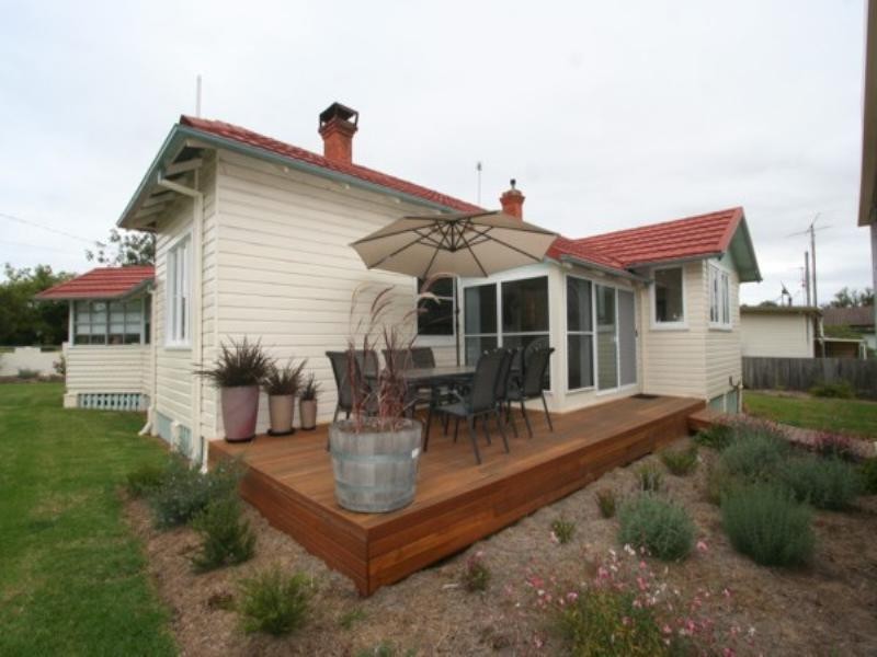 180 Manners Street, Tenterfield NSW 2372