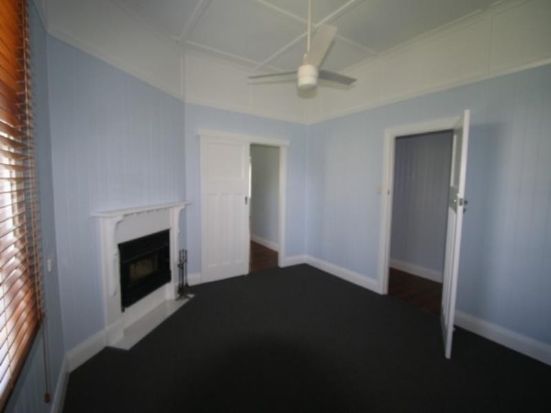 119 Douglas Street, Tenterfield NSW 2372