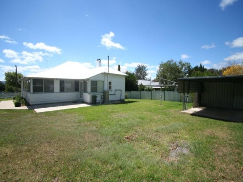 119 Douglas Street, Tenterfield NSW 2372