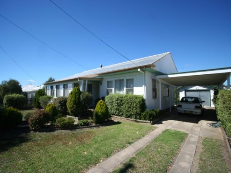 39 Margaret Street, Tenterfield NSW 2372