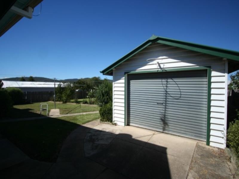 39 Margaret Street, Tenterfield NSW 2372