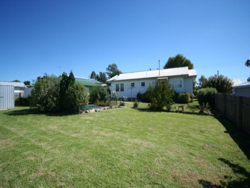 39 Margaret Street, Tenterfield NSW 2372