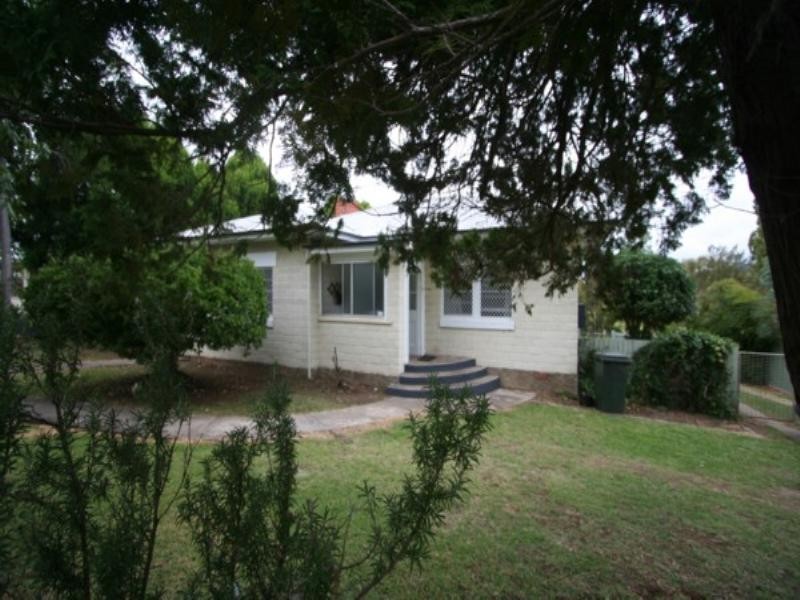 25 Duncan Street, Tenterfield NSW 2372
