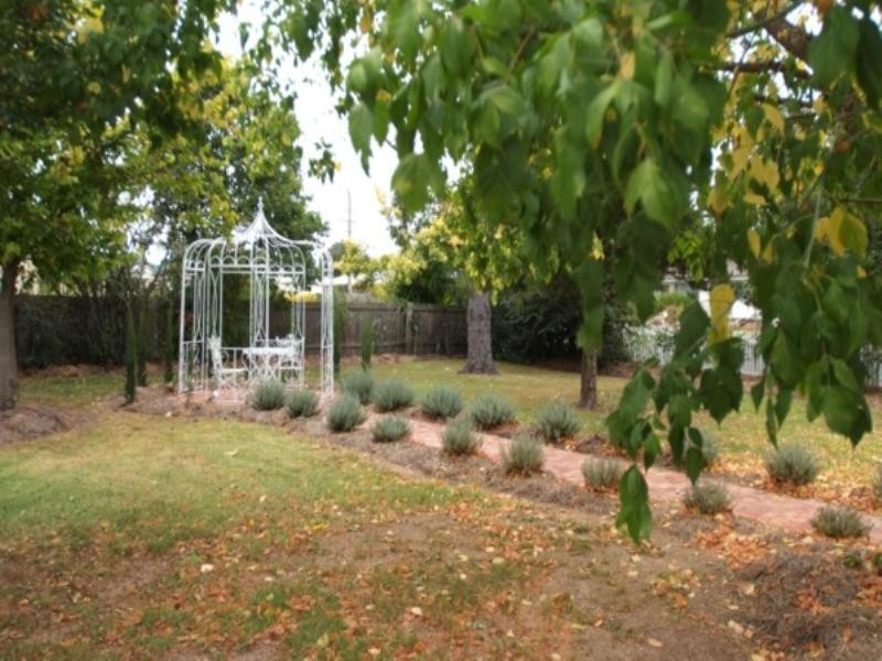 81 Logan Street, Tenterfield NSW 2372