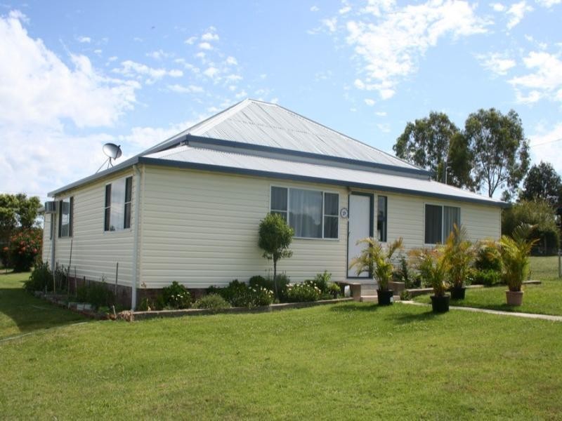 39 Douglas Street, Tenterfield NSW 2372
