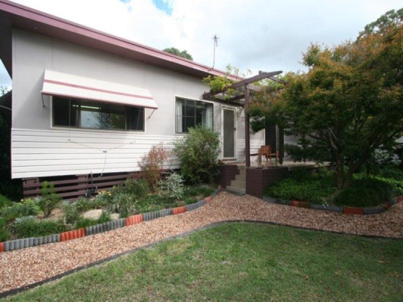 100 East Street, Tenterfield NSW 2372