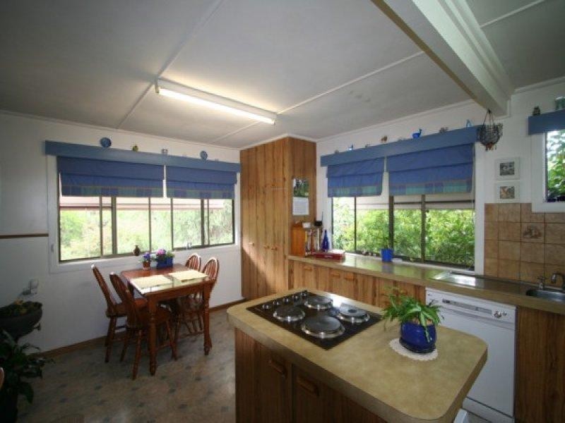 100 East Street, Tenterfield NSW 2372