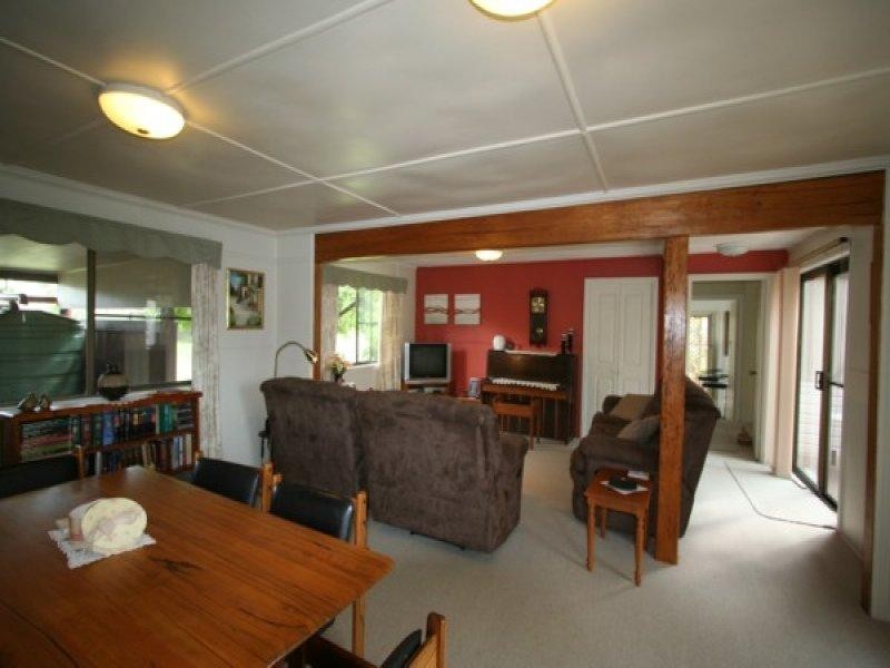 100 East Street, Tenterfield NSW 2372