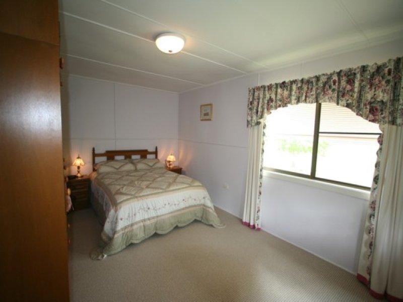 100 East Street, Tenterfield NSW 2372