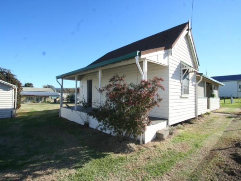 29 Railway Street, Tenterfield NSW 2372
