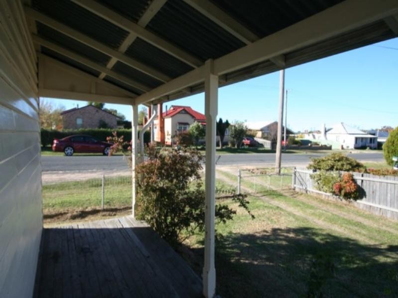 29 Railway Street, Tenterfield NSW 2372