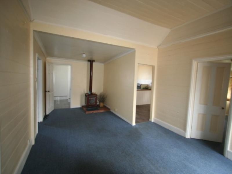 29 Railway Street, Tenterfield NSW 2372