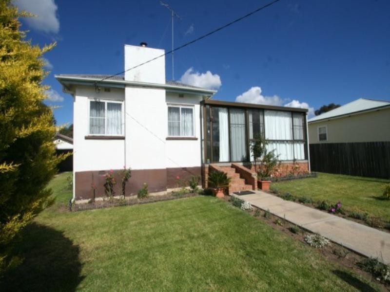 17 High Street, Tenterfield NSW 2372