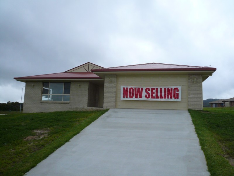 14 Thomas Parade, Tenterfield NSW 2372