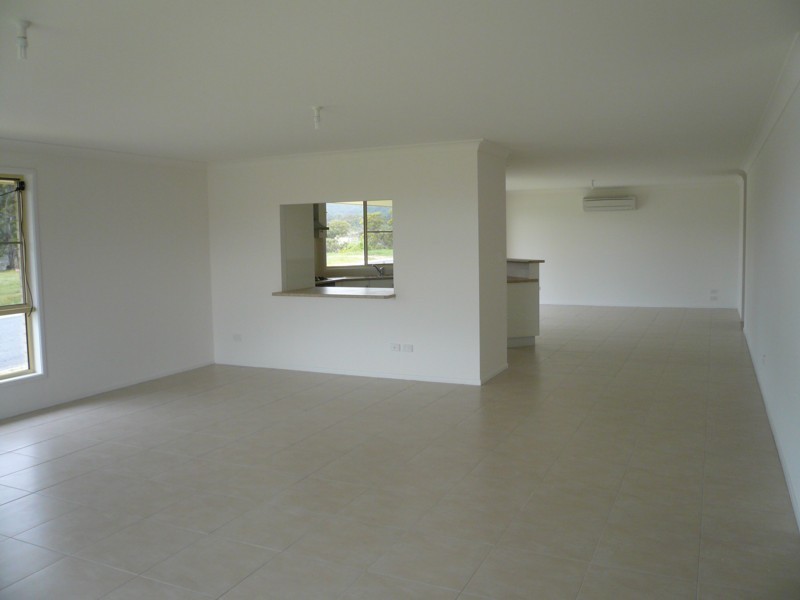 14 Thomas Parade, Tenterfield NSW 2372