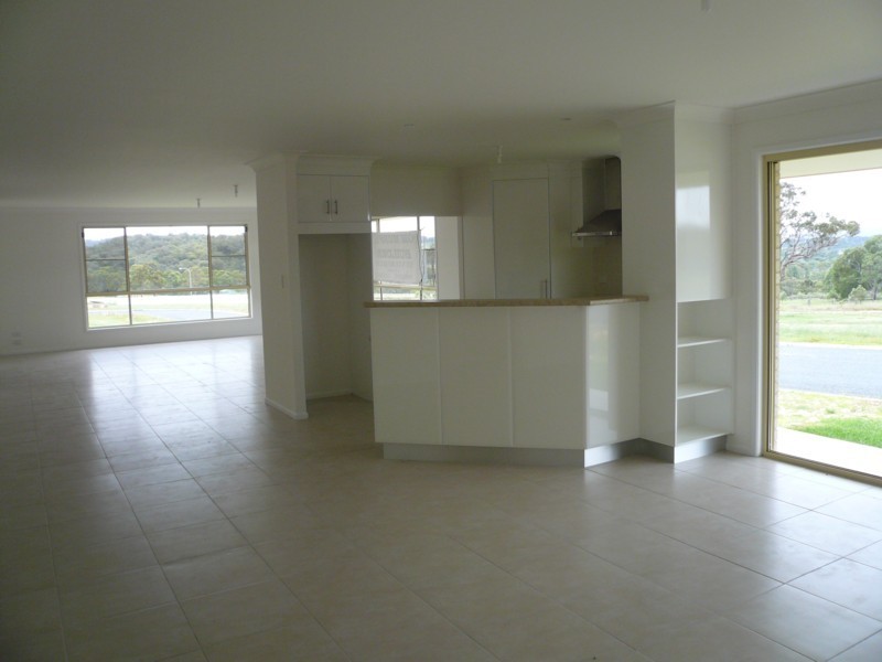 14 Thomas Parade, Tenterfield NSW 2372