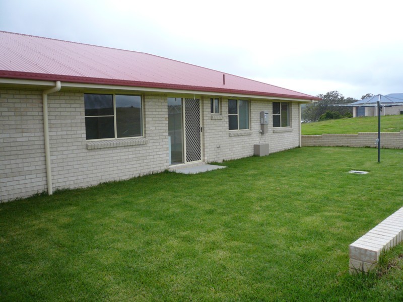 14 Thomas Parade, Tenterfield NSW 2372