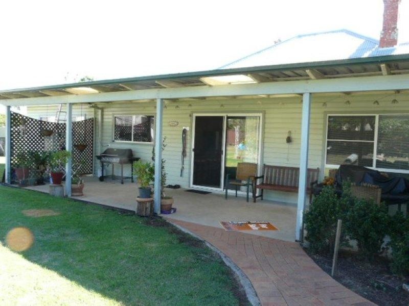 151 Petrie Street, Tenterfield NSW 2372