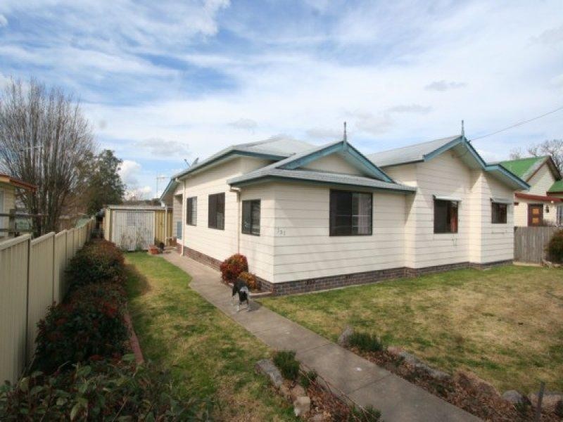 131 Logan Street, Tenterfield NSW 2372