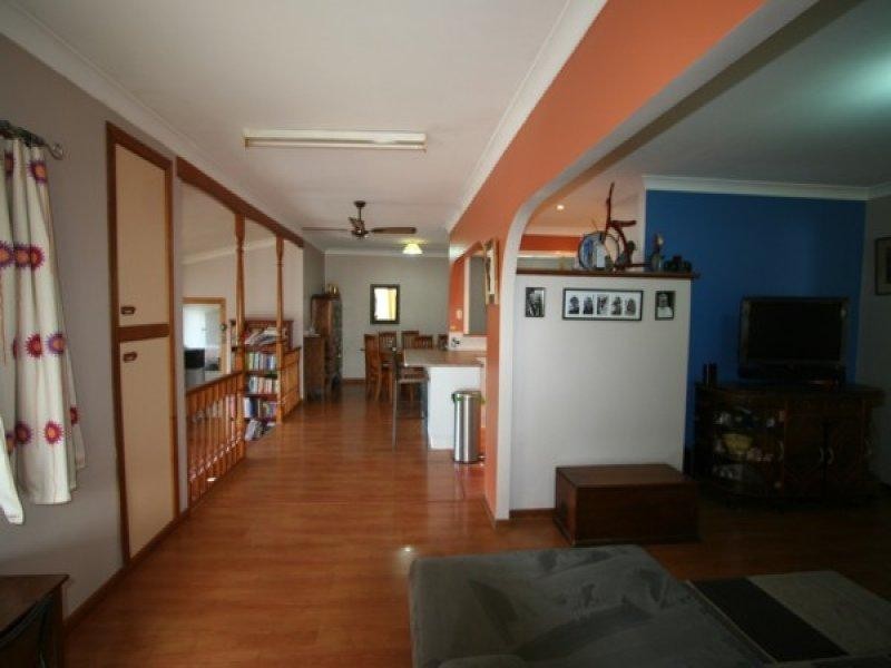 131 Logan Street, Tenterfield NSW 2372
