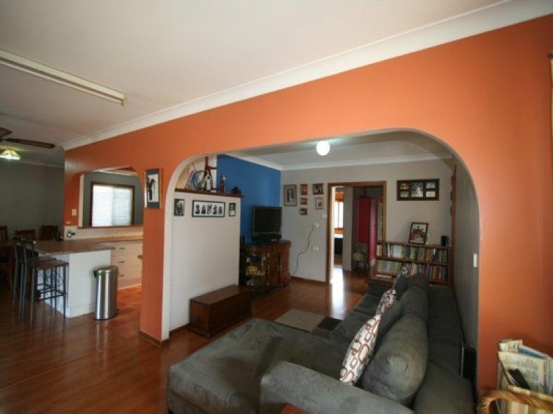 131 Logan Street, Tenterfield NSW 2372